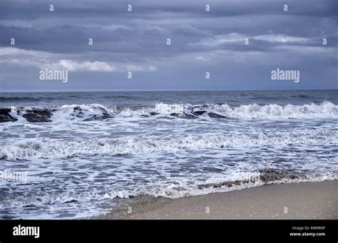 Rough water and waves in Pacific Ocean Stock Photo - Alamy