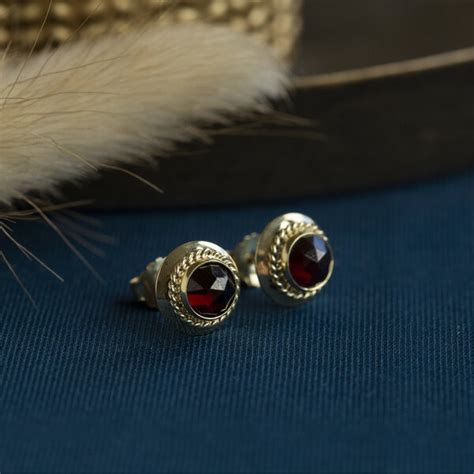 Gold Ear Studs With Garnet 14 Krt Vintage Jewellery