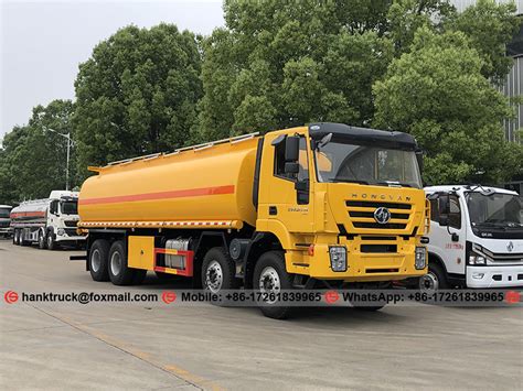 HONGYAN 12 Wheeler 30 000 Liters Fuel Bowser Truck With IVECO Engine