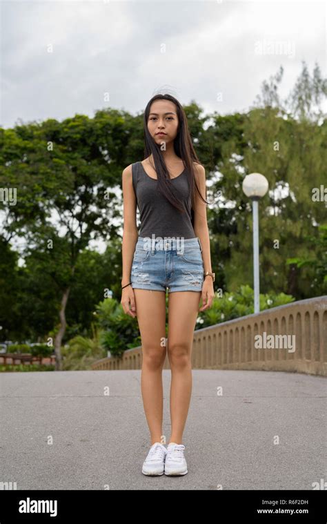 Teenage full length hi-res stock photography and images - Alamy