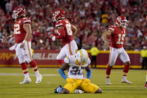 Chargers 24 27 Chiefs Wild Wild West Still Belongs To The Chiefs