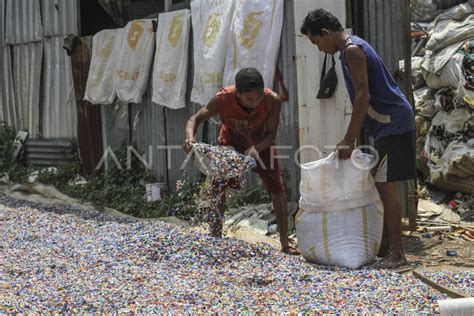 PENGOLAHAN DAUR ULANG PLASTIK ANTARA Foto