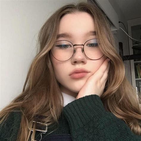 Her Instagram Is Venla Aesthetic Girl Glasses Soft Cute Vintage Makeup Дневной