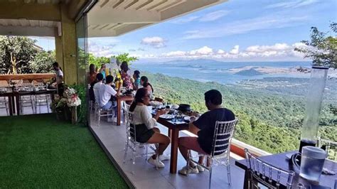 LYLETH'S OVERLOOKING RESTAURANT, EVENTS & KTV, Tagaytay - Restaurant Reviews, Photos & Phone ...