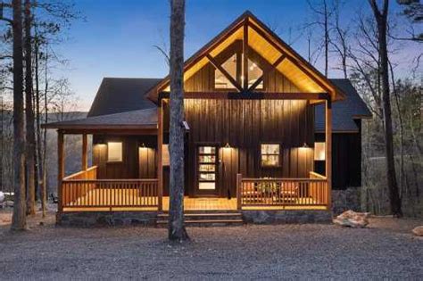 Best Cabins In Arkansas: 14 Cozy Rentals For Every Budget