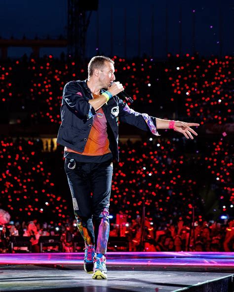 Coldplay Conquist Barcelona En Su Primer Concierto A Ritmo De