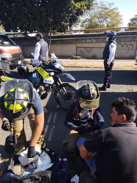 Camioneta Choca Contra La Fachada De Una Despachadores De Gas