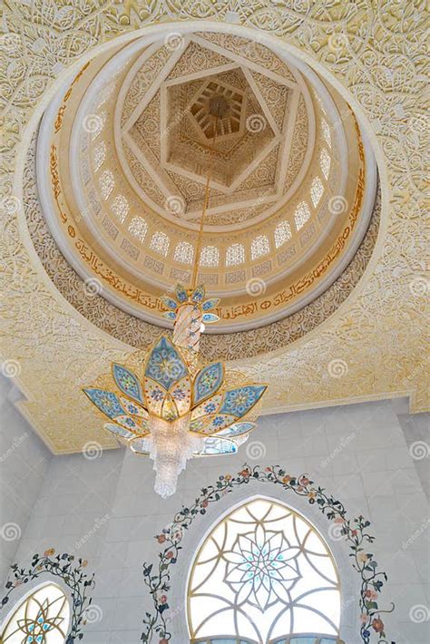 Sheikh Zayed Mosque Interior Stock Image - Image of indoor, floral: 133066003