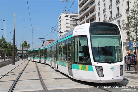 Tram 311 sur la ligne T3b RATP à Porte de Vincennes Paris Photos