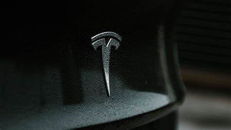 Tesla Schafft Rekordgewinn Im Ersten Quartal W V