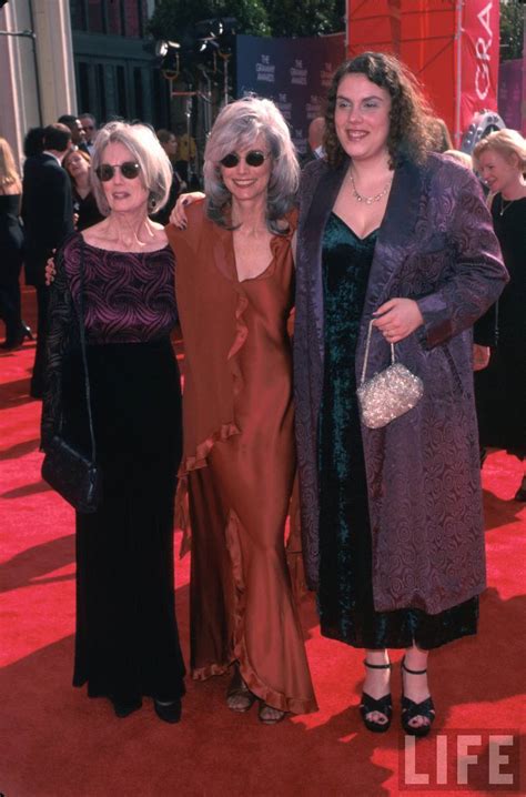 EmmyLou Harris and Her Mom and Daughter at the Grammy Awards in 1999 ...