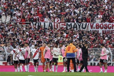 Diario HOY Tragedia en fútbol argentino hincha muere en estadio de River