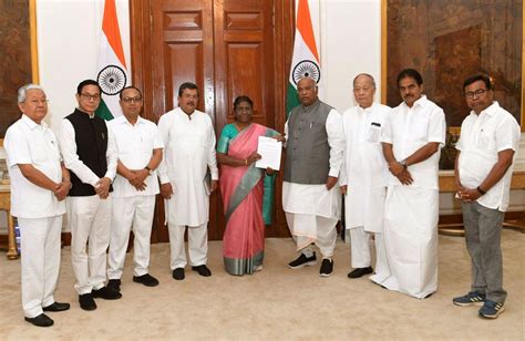 Cong Leaders Meet President Murmu Over Manipur Crisis