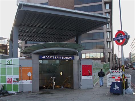 Aldgate East Underground Station (Tower Hamlets, 1938) | Structurae