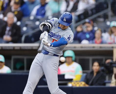 大谷翔平の第1打席ブーイングの中、空振り三振 パドレス戦に「2番dh」出場 Mlb写真ニュース 日刊スポーツ