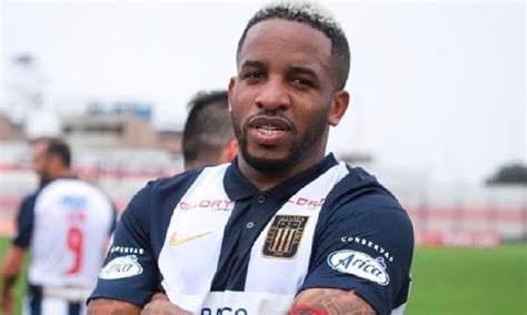 Jefferson Farfán Sorprende Al Seguir En Redes A Una Expareja Atv