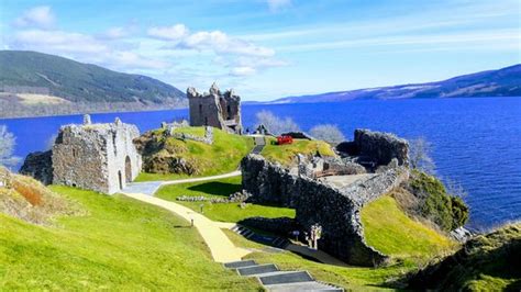 Historic castle directly on Loch Ness - Review of Urquhart Castle ...