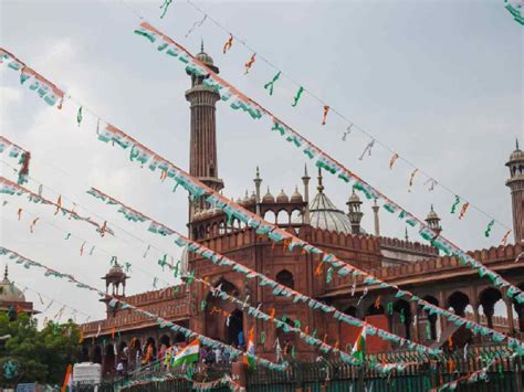 Delhis Iconic Jama Masjid Bans Entry Of Women Shahi Imam Says They