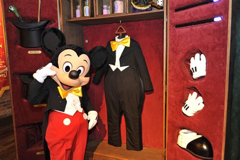 Video: Mickey Mouse Now Greeting Guests at New Magic Kingdom Location