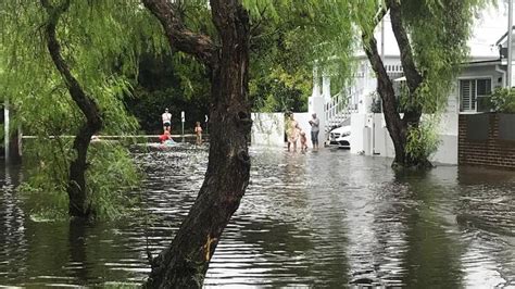 Australien Berschwemmungen In Sydney Verwandeln Stra En In Fl Sse