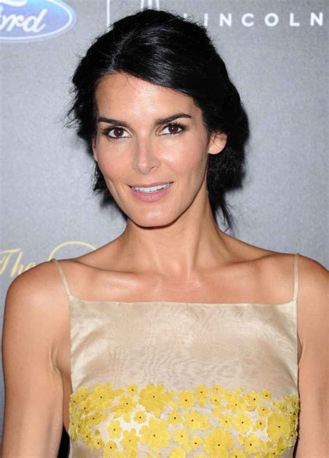 Angie Harmon – 2015 Gracie Awards in Beverly Hills – celebsla.com