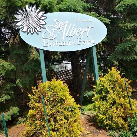 5 Reasons We Love The St. Albert Botanic Park