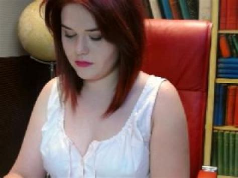 Robeertha Webcam Model Caucasian Shaved Pussy Green Eyes Teen Female