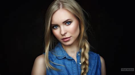 Women Blonde Face Victoria Pichkurova Braids Long Hair Closed