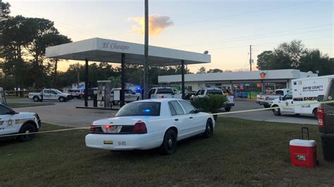 One Dead Following Standoff At Jesup Convenience Store Wsav Tv