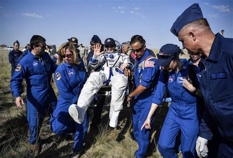 Fotos As Es El Aterrizaje De Tres Astronautas Regresan A La Tierra