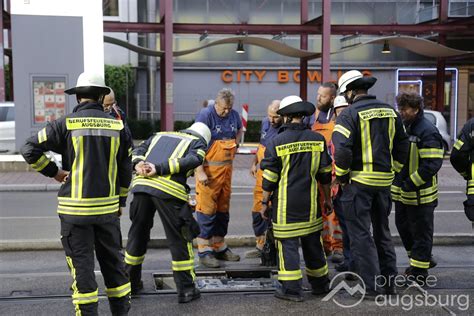 Bildergalerie Stra Enbahn Entgleist Kurz Vor Dem K Nigsplatz In