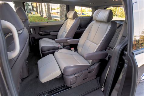 Kia Carnival II 2006 - 2014 Minivan :: OUTSTANDING CARS