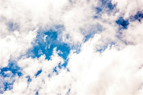 Cloudy Skies · Free Stock Photo