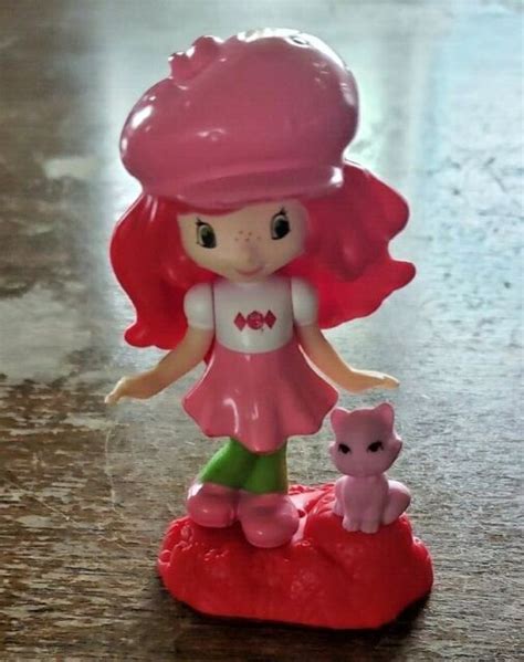 Mcdonald S Strawberry Shortcake Scented Toy Happy Meal Toy