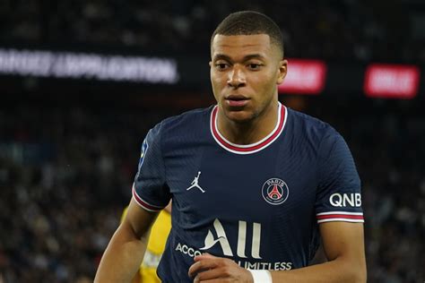 Apr S Les Soins Kylian Mbapp A Pu S Entra Ner Avec Le Psg Avant La