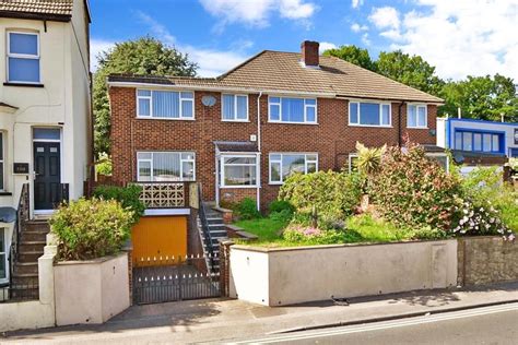 4 Bed Semi Detached House For Sale In Cuxton Road Strood Rochester