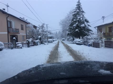 Obilne padavine i mokar snijeg izazvale nevolje na kotorvaroškim