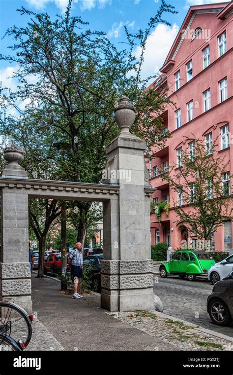 Eingang Knorrpromenade Wohnsiedlung Fotos Und Bildmaterial In Hoher