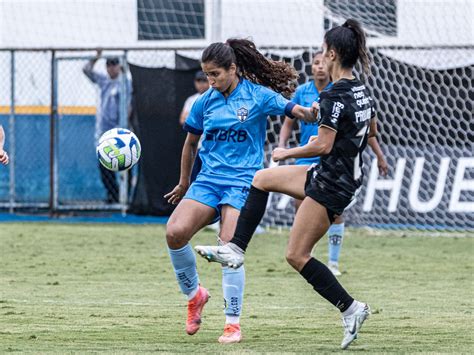 Real Bras Lia Consegue Empate Valioso Contra O L Der Corinthians Df