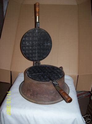 Antique Wagner Waffle Maker Piece Cast Iron