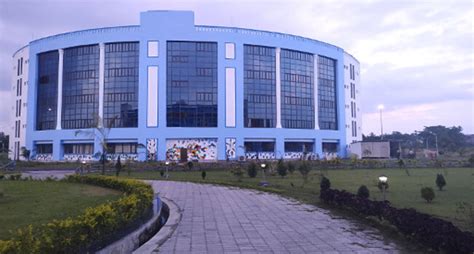 Makaut Wb Marches Further Ahead Among Top 10 Technology Schools In