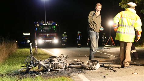 Schrecklicher Unfall Bei Gelting Zwei Motorradfahrer Sterben