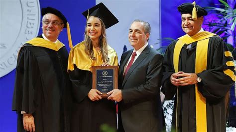 Unibe Celebra Graduaci N De Nuevos Profesionales