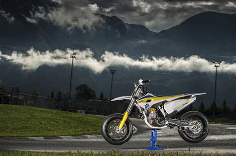 Husqvarna Supermoto Wallpaper