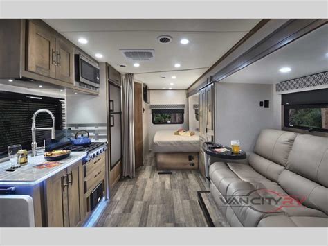 Dynamax Isata 3 Class C Diesel Motorhome Review