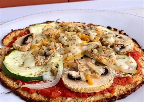 Pizza Con Base De Coliflor Receta De Ana Montejo Cookpad