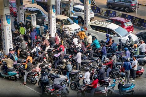 Truckers Protest People In Mumbai Nagpur Rush To Fuel Stations Over