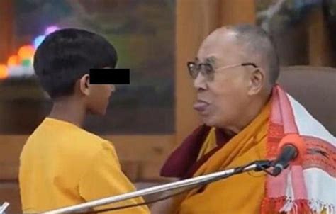 Causa polémica video de Dalai Lama donde besa a menor en la boca