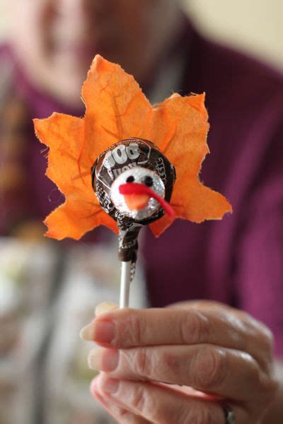 Thanks Giving Treats - Kisses Turkey - Fun Crafts Kids