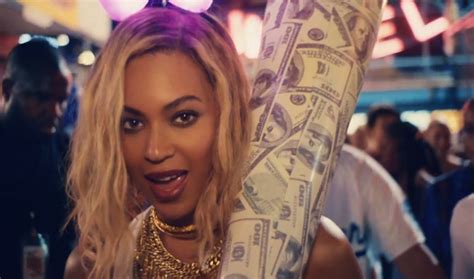 Beyonces Album ‘beyonce Breaks Records Atop Billboard 200 Albums Chart